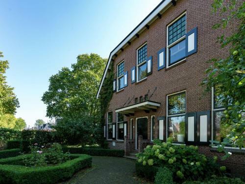 Spacious Villa In Sint Jacobiparochie Near Sea