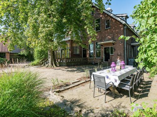 Spacious Villa In Sint Jacobiparochie Near Sea