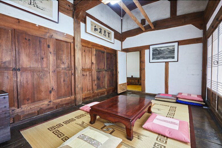 Hotel Choongsindang Hanok Traditional House