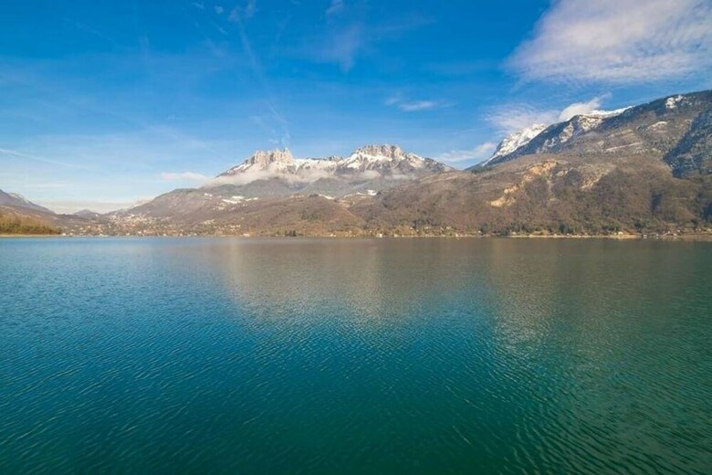 Ponton Private Apartment Near Lake