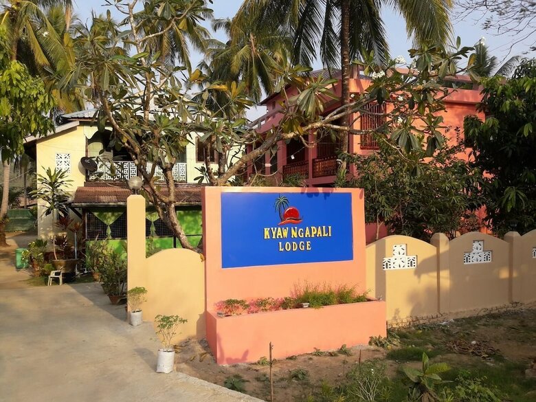 Seasons Hotels And Resort- Ngapali