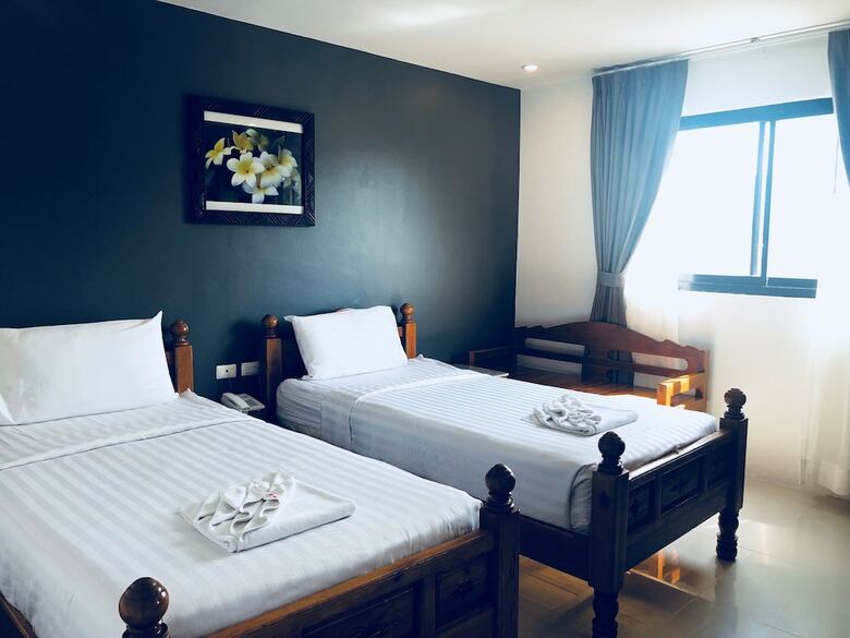 Oyo 861 Patong Dynasty Hotel