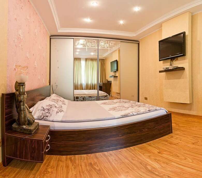 Apart Kiev Dovnar Zapolskogo 4a