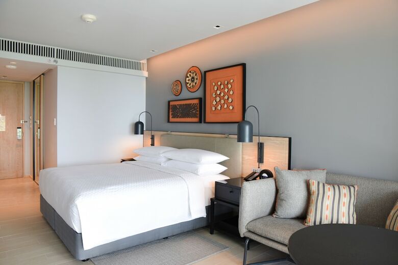 Hotel Four Points By Sheraton Phuket Patong Beach Resort