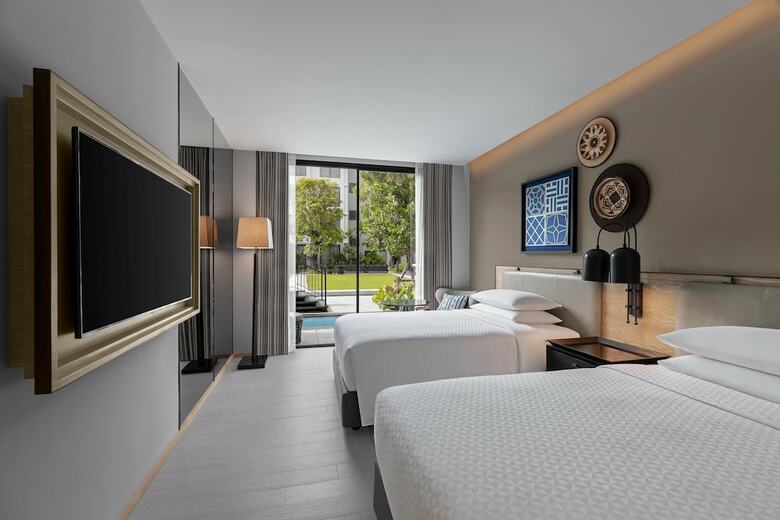 Hotel Four Points By Sheraton Phuket Patong Beach Resort