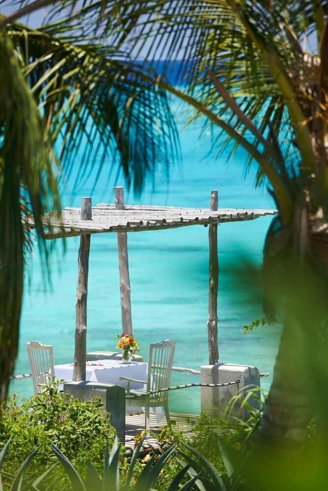 Hotel The Aiyana Resort & Spa