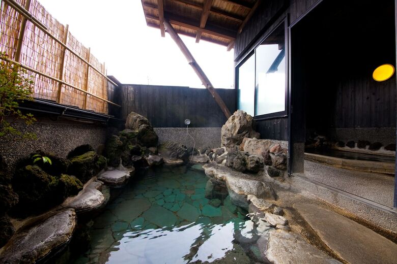 Yufuin Yawaraginosato Yadoya