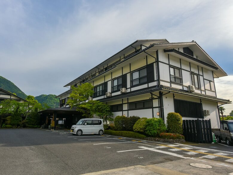 Yufuin Yawaraginosato Yadoya