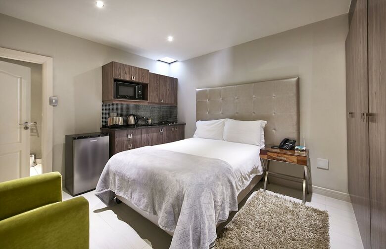 Dynasty Forest Sandown Hotel & Conference Centre