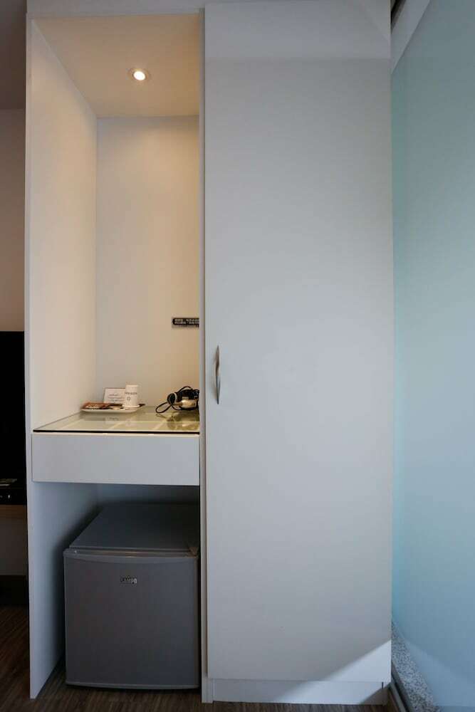 Walker Hotel Sanchong Zhengyi Branch