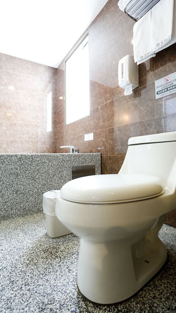 Walker Hotel Sanchong Zhengyi Branch