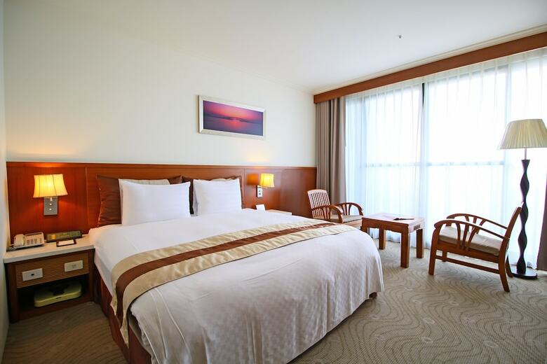 Yaling Hotel