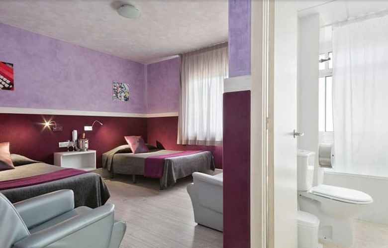 Hotel H