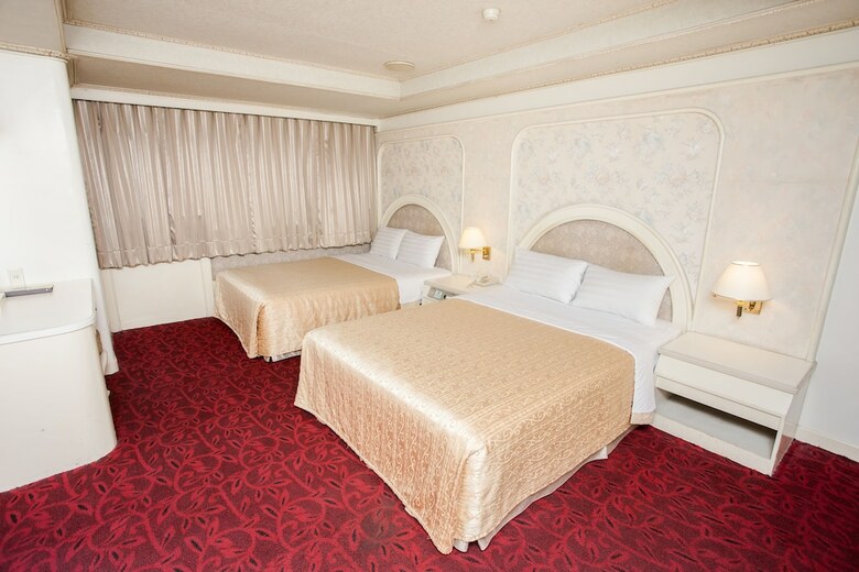 Mou Hotel Luchuan