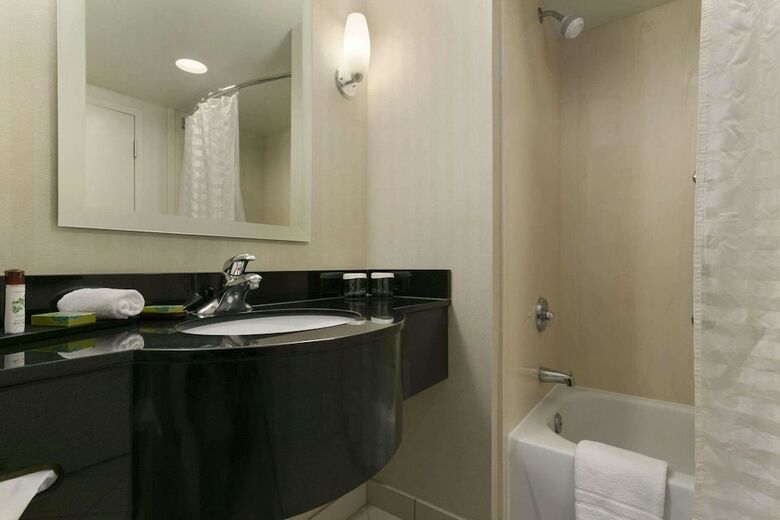 Hotel Embassy Suites Dulles - North/loudoun
