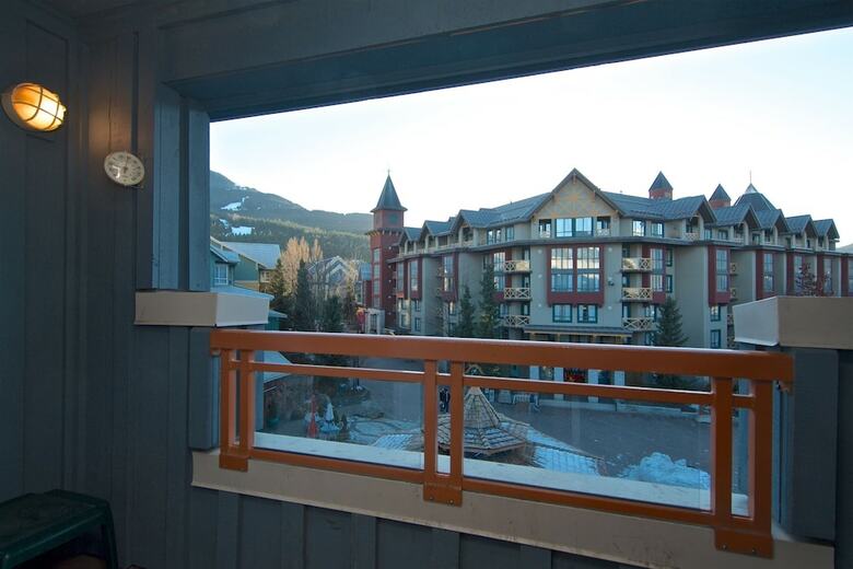 Whistler Blackcomb Vr At Town Plaza
