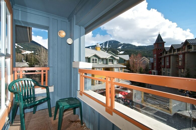 Whistler Blackcomb Vr At Town Plaza