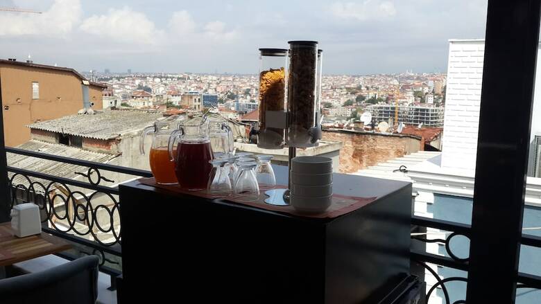 Pera Line Hotel