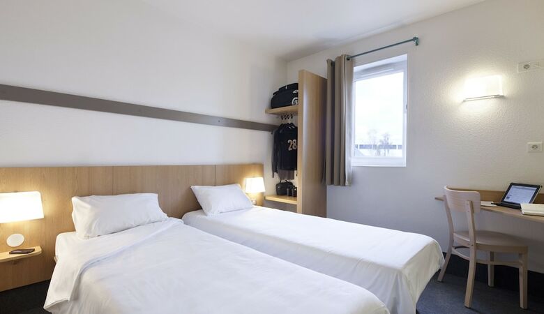 Hotel B&B H�tel Auxerre Mon�teau