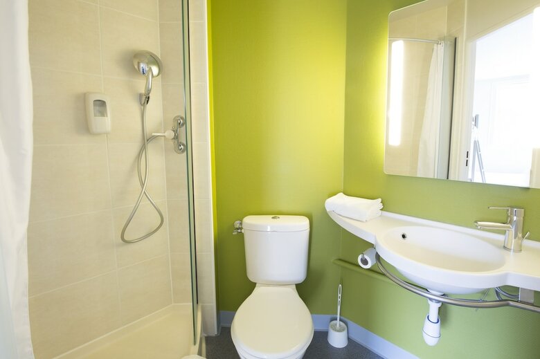 Hotel B&B H�tel Auxerre Mon�teau