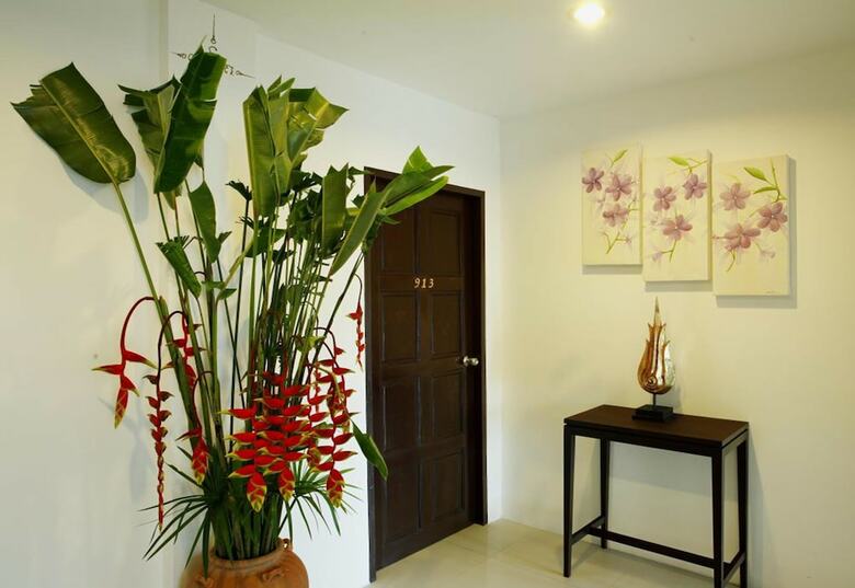 Hotel Baan Oui Phuket Guest House