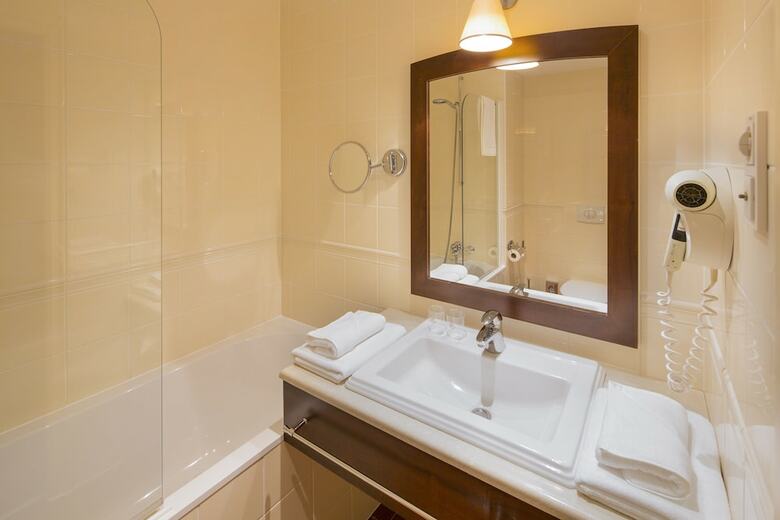 Hotel Golden Tulip Warsaw Centre
