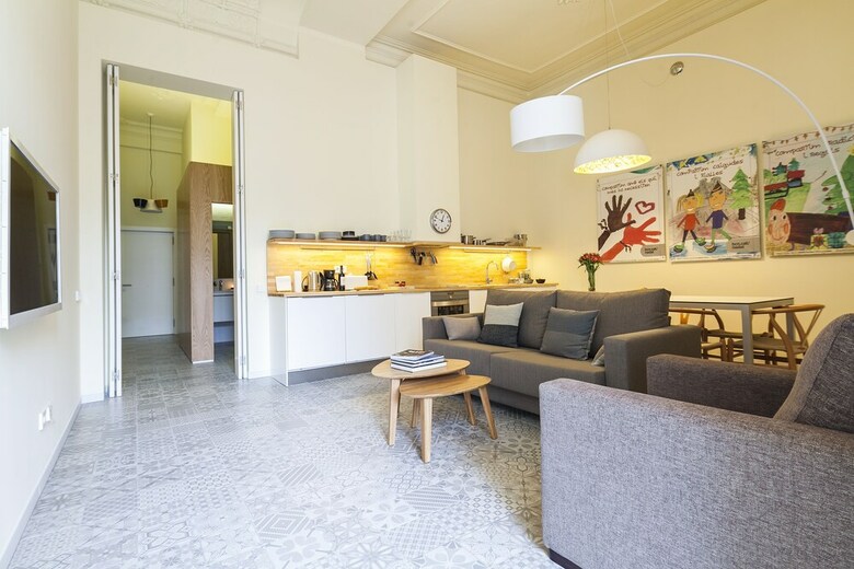 Apartamentos Uma Suites Pau Claris Barcelona