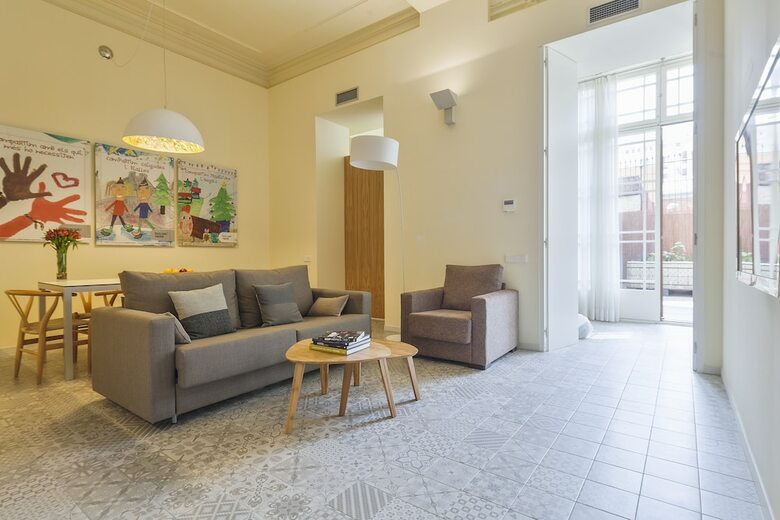 Apartamentos Uma Suites Pau Claris Barcelona