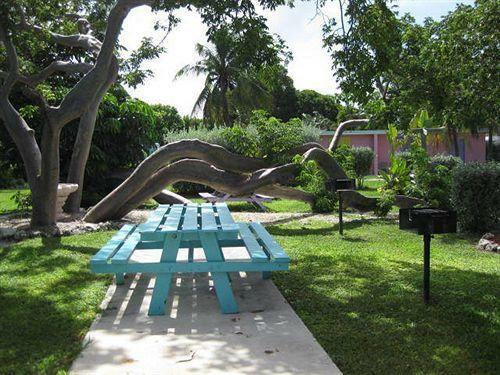 Hotel Coconut Cay Resort & Marina