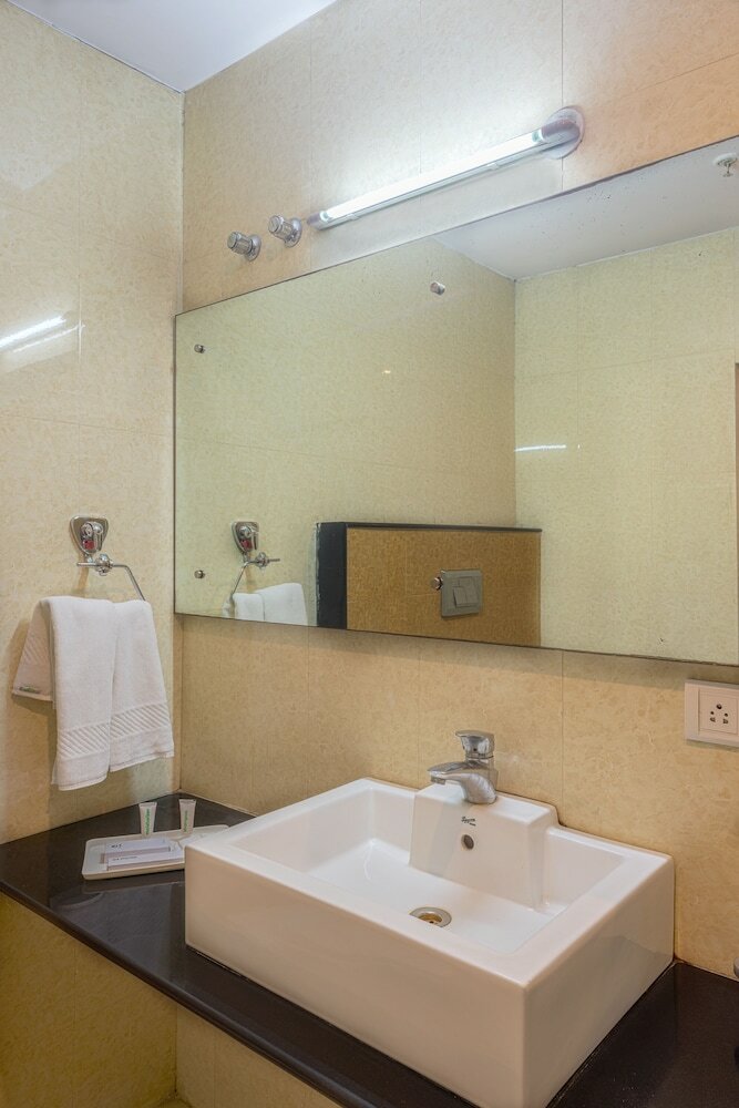 Hotel Treebo Trend Grand Plaza Nampally