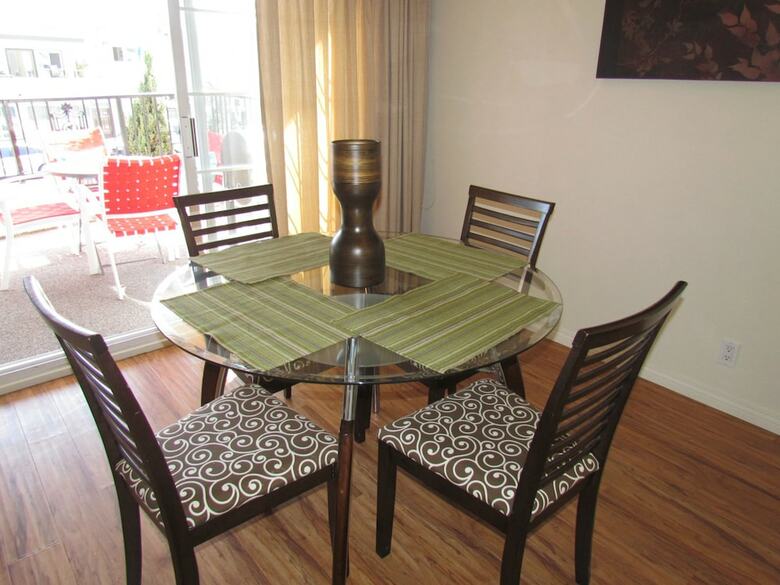 Apartamentos Peach Blossom Across From The Beach