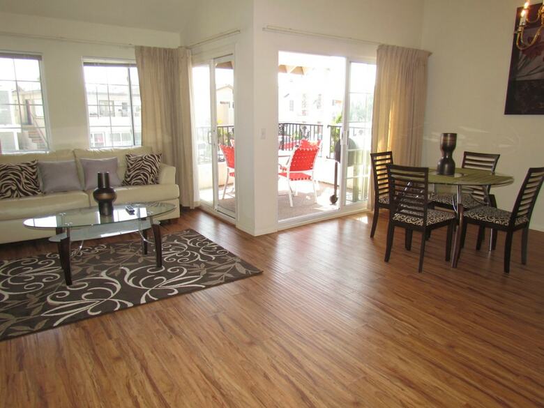 Apartamentos Peach Blossom Across From The Beach