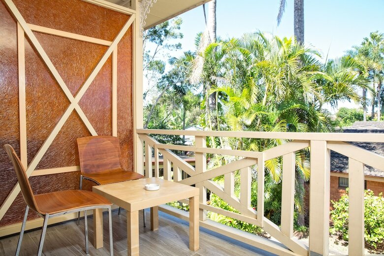 Sapphire Palms Motel