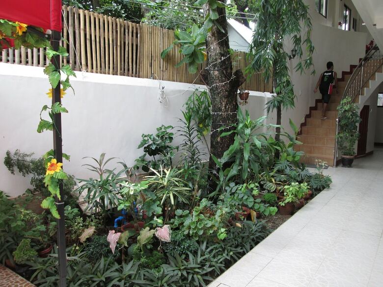 Hotel Aj Travellers Inn Annex