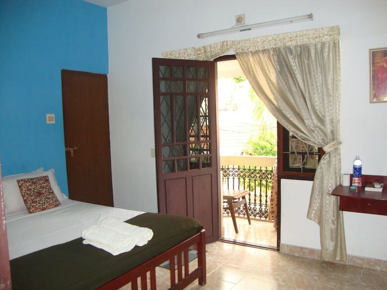 Bed & Breakfast Lazar Residency Homestay