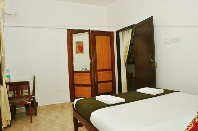 Bed & Breakfast Lazar Residency Homestay
