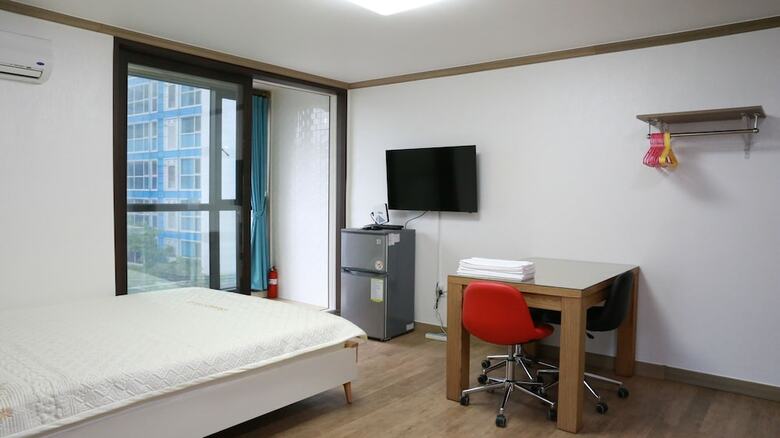 Hostal Grand Field Residence Hostel