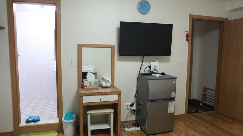 Hostal Grand Field Residence Hostel