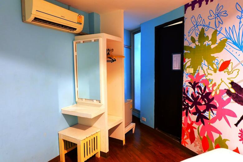 Hostal Take A Nap Hotel