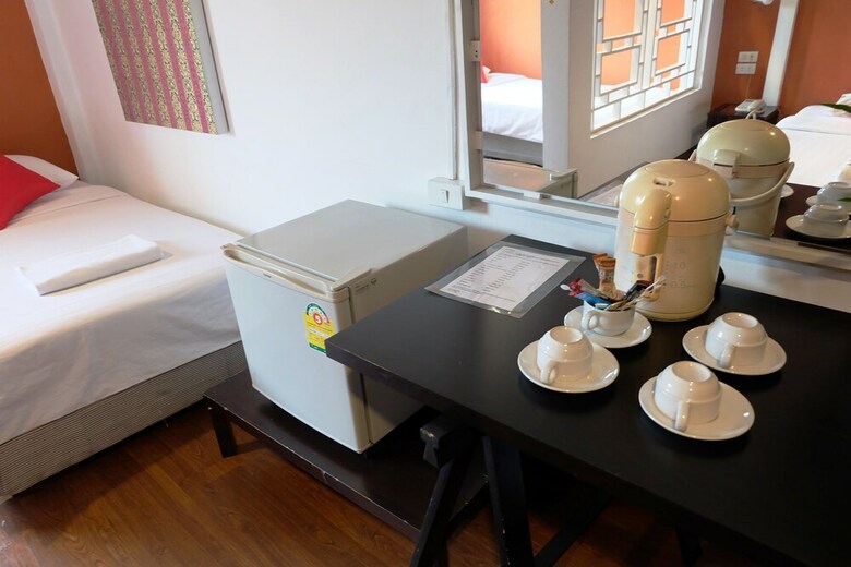 Hostal Take A Nap Hotel