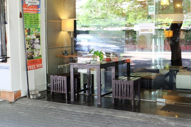 Hostal Take A Nap Hotel