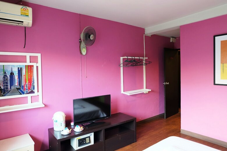 Hostal Take A Nap Hotel