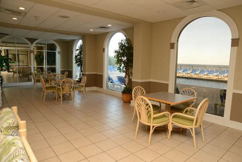 Bluewater Resort By Elliott Beach Rentals