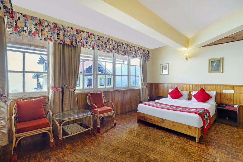 Hotel Summit Newa Regency