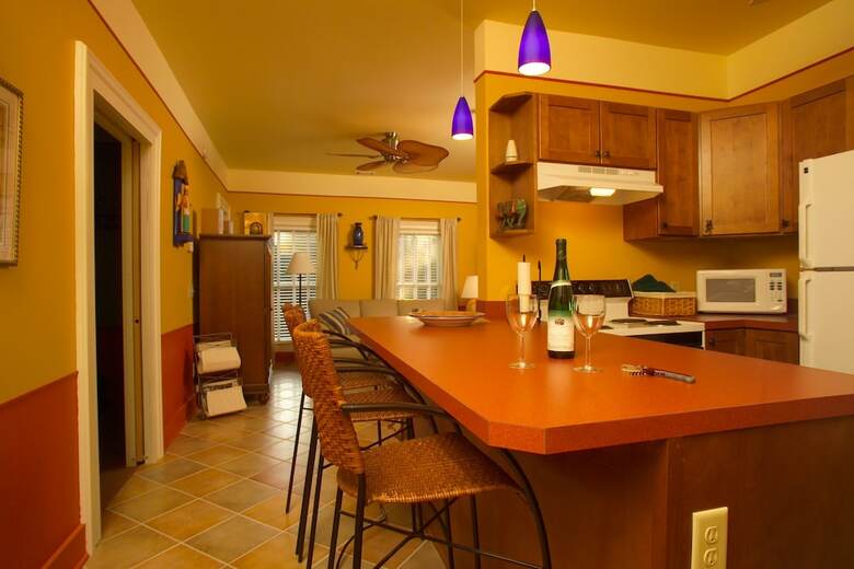 Bed & Breakfast Hidden Garden Cottages & Suites