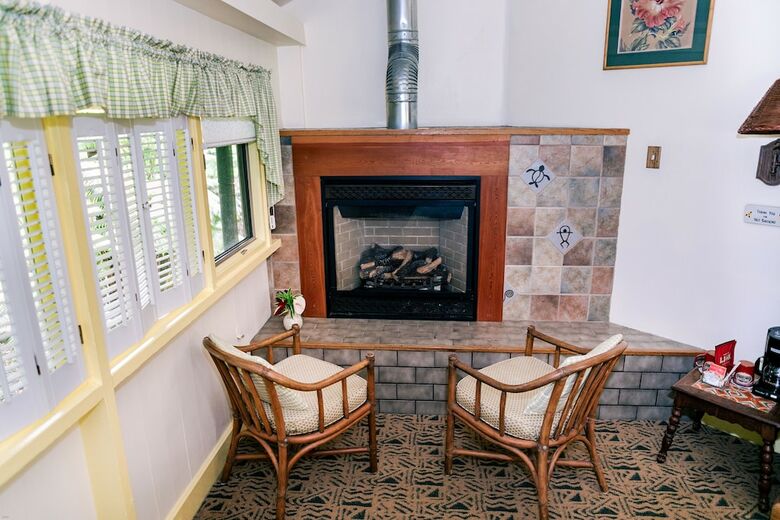 Bed & Breakfast Kilauea Lodge And Restaurant