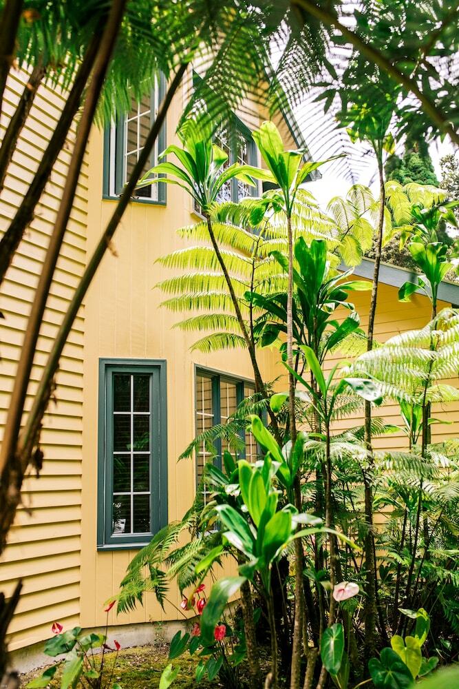 Bed & Breakfast Kilauea Lodge And Restaurant