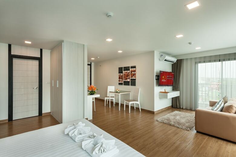 Cmor Hotel Chiang Mai By Andacura