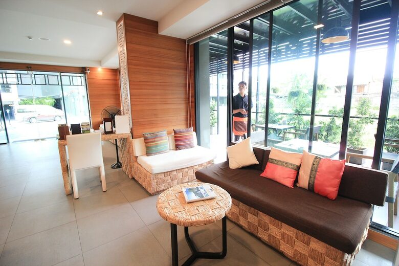 Cmor Hotel Chiang Mai By Andacura