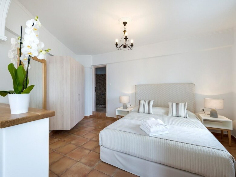 Hotel Damigos Caldera World
